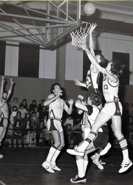 Gabriele Bonomi del C.M.B, Rho a canestro nel 1981/82